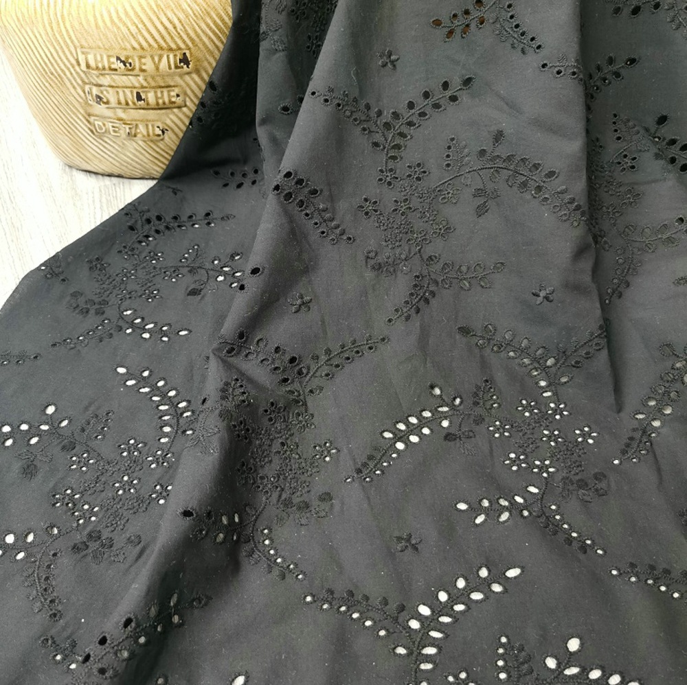 Sewing Eyelet Fabric - Kain renda bordir bunga berlubang hitam
