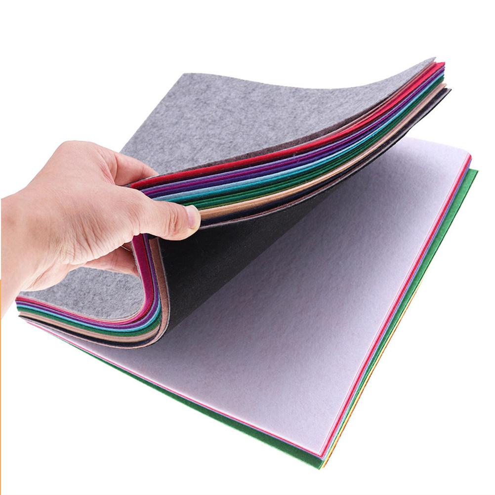 Is Sewing Textile Art - 40 Lembar Kain Nonwoven Berwarna-warni 15x15cm